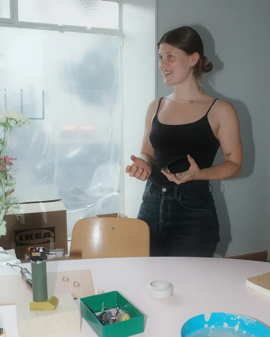 Selena, Mitgründerin von Lüt Studio